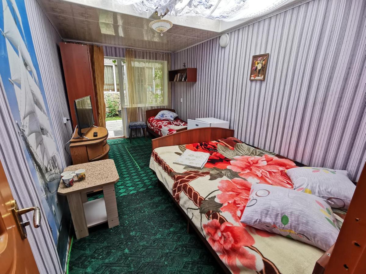 Petrovskaya Pristan 2 Hotel Cholponata Buitenkant foto