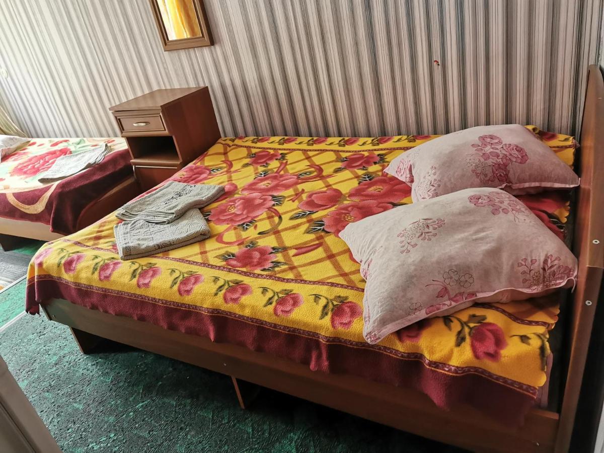 Petrovskaya Pristan 2 Hotel Cholponata Buitenkant foto