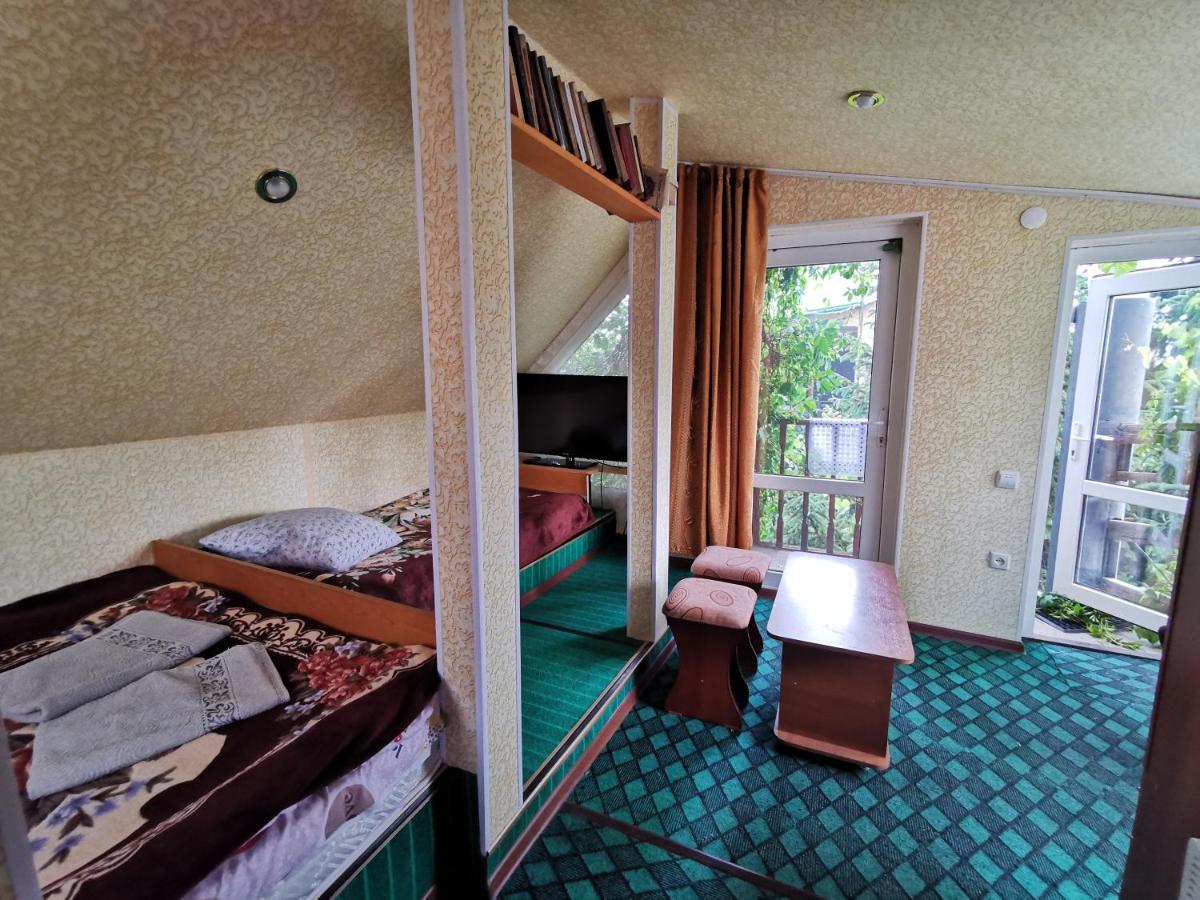 Petrovskaya Pristan 2 Hotel Cholponata Buitenkant foto