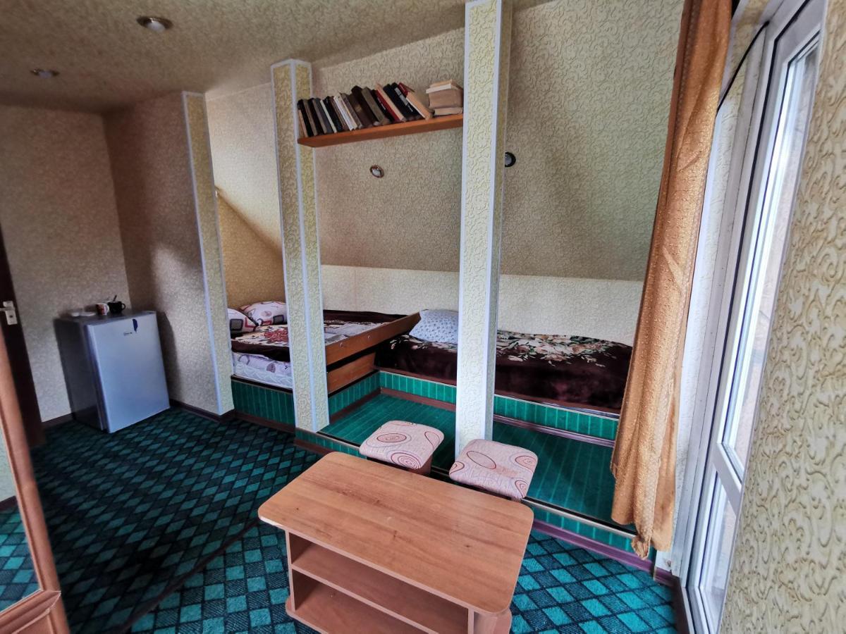 Petrovskaya Pristan 2 Hotel Cholponata Buitenkant foto
