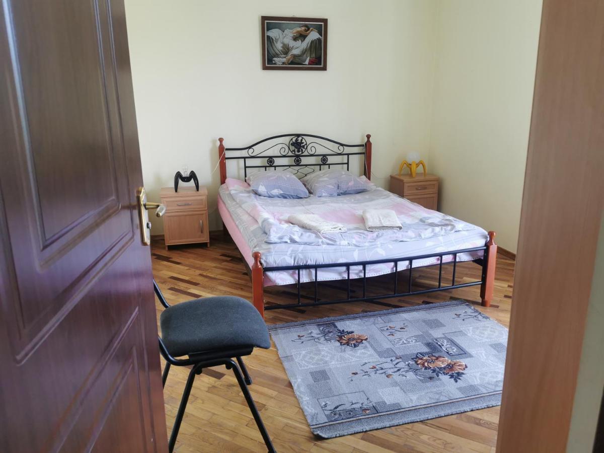 Petrovskaya Pristan 2 Hotel Cholponata Buitenkant foto